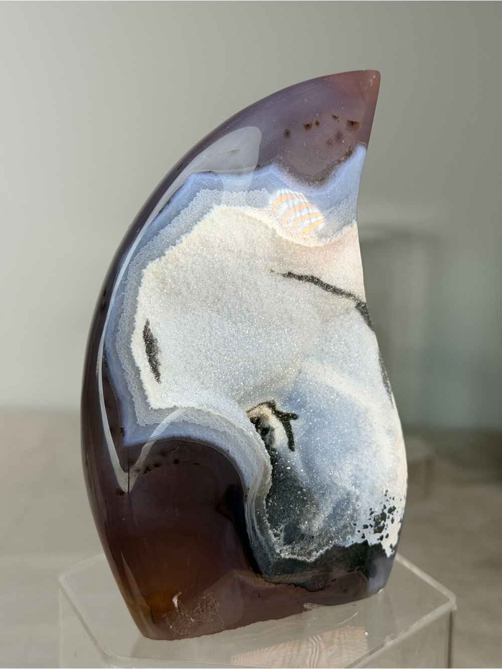 Ice Queen Agate Flame — Brazil
 Agate Geode Sculpture